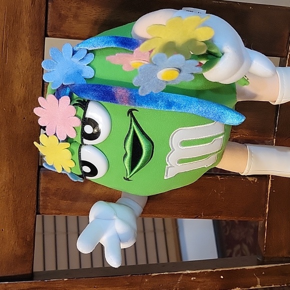 M&M Rare Green 13" tall Hippie ~ Flower Child - Picture 3 of 6